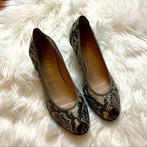 Mascaro Women’s Sneak Skin Leather Print Open Toe Block Pumps Size 8 EUC